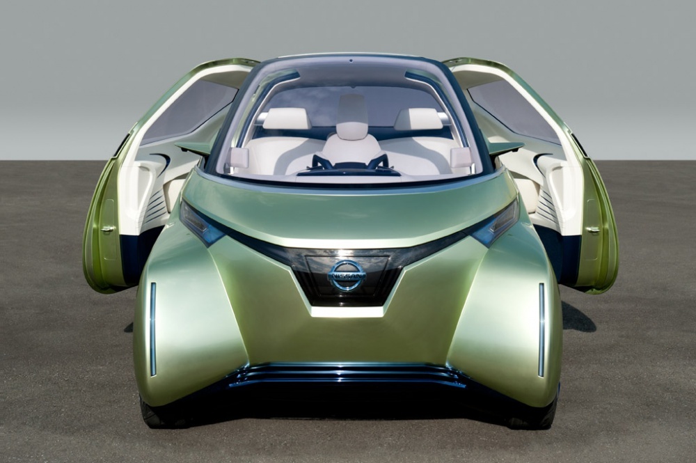Nissan Pivo 3 are 3 metri lungime, doua portiere culisante si ofera 3 locuri